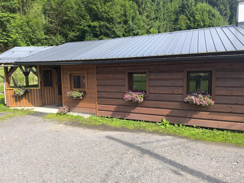 Nová chata u jelení obory – pohled zvenčí